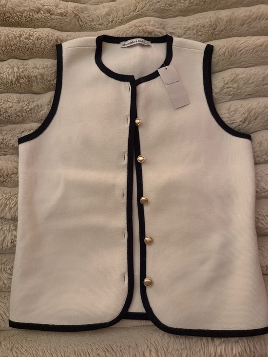 Abercrombie & Fitch Tops - Abercrombie & Fitch Sleeveless Knit Button Vest White Navy Trim Round Neck S